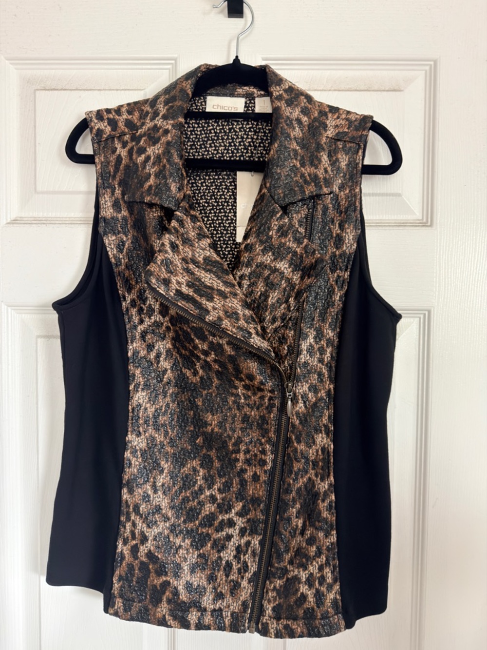 Chico's Leopard mob wife Print Moto Vest with Black Sides